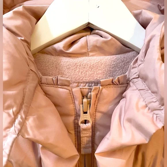 babyGap Puffy Winter Coat with hood Dusty Rose 0-6 months EUC - Picture 2 of 9